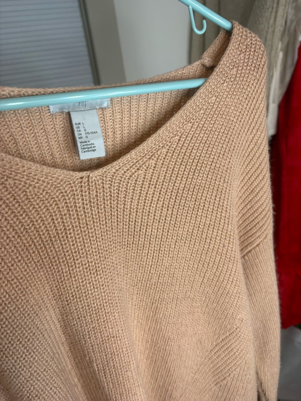 V-Neck Ribbed Knit Wool Sweater - Picture 5 of 8